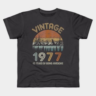 43 Years Old Retro Vintage 1977 43rd Birthday Gifts Kids T-Shirt